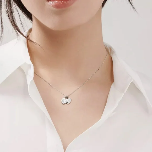 Tiffany Double Heart Tag Pendant
in Silver, Mini - Picture 2 of 10